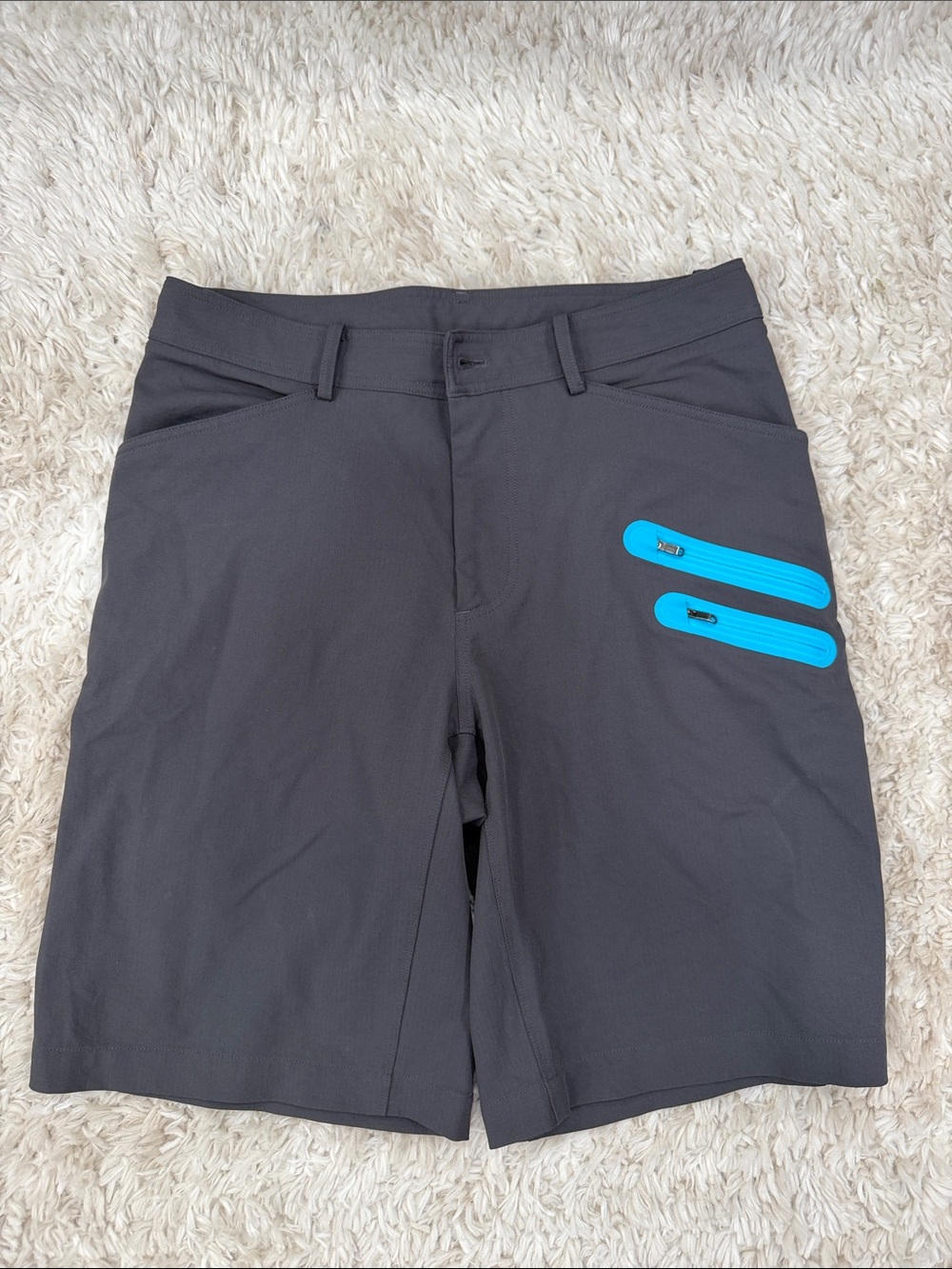 Lululemon Men’s Gray Shorts Size 34 Blue Zipper Pockets